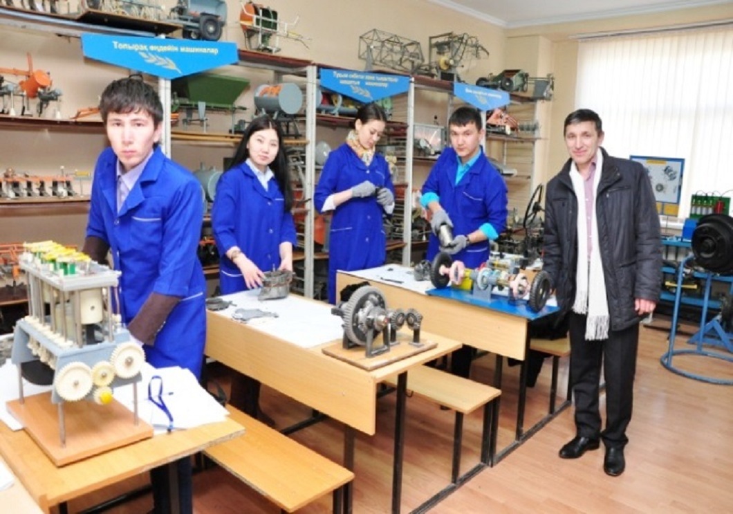 Ең жақсы эротикалық өнер Ол маған куннилингус беруге рұқсат берді.