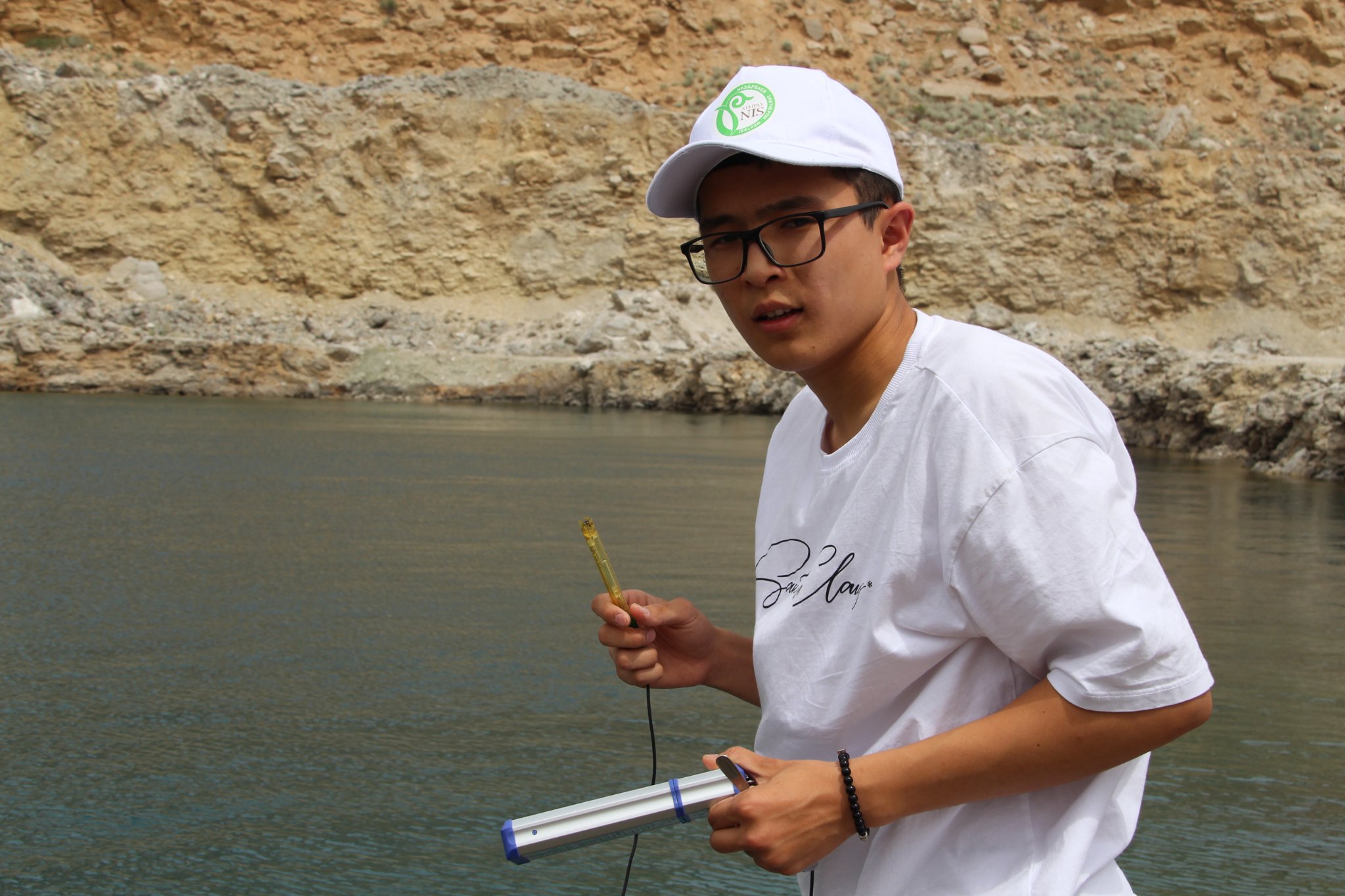 Легионерлерді блять Порно менің әйелім шлюха және оны бәріне береді