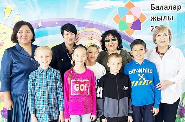 Араб лесбияндары Қараңдар, сидиңдер және серпіліңдер